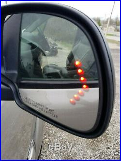 03-06 Gmc Yukon XL Passenger Side Mirror Integral Turn Signal