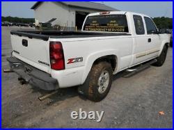 Driver Corner/Park Light Classic Style Fits 03-07 SILVERADO 1500 PICKUP 2433586